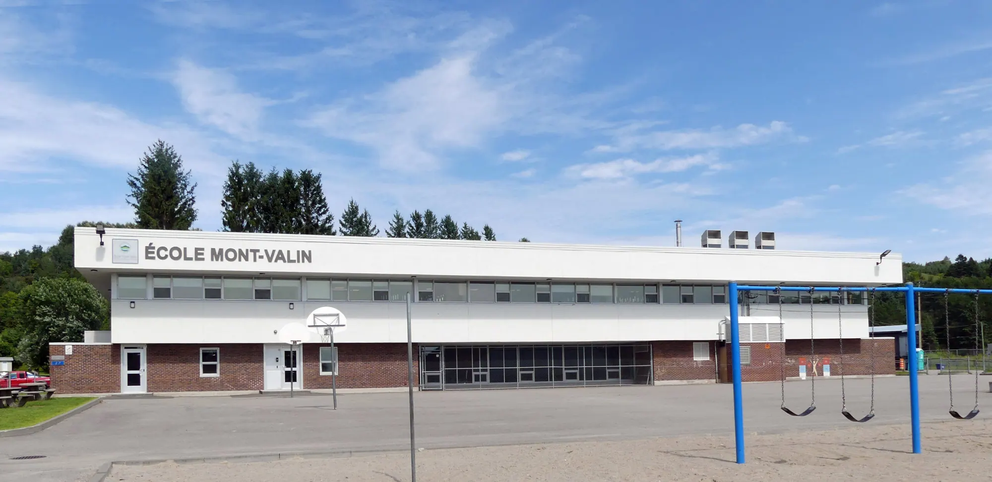 École Mont-Valin — Réaménagement intérieur complet de l’école primaire Mont-Valin.