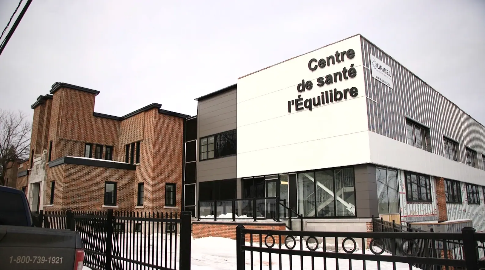 Centre de santé l’Équilibre — Transformation de l’ancienne prison de Chicoutimi pour y installer le Centre de santé l’Équilibre. Cet établissement de 56 nouvelles chambres est destiné à offrir un milieu de vie, un soutien psychosocial et de l’hébergement temporaire pour des personnes vulnérables ou en détresse.